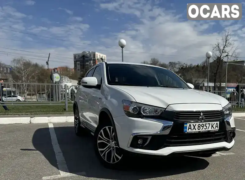 Позашляховик / Кросовер Mitsubishi Outlander Sport 2017 2.4 л. Варіатор обл. Харківська, Харків - Фото 1/12