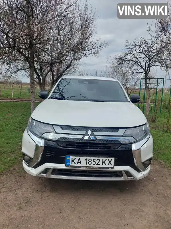 Позашляховик / Кросовер Mitsubishi Outlander 2019 2 л. Автомат обл. Донецька, Дружківка - Фото 1/13