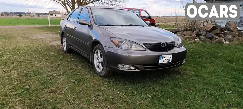 JTDBF30K220018805 Toyota Camry 2002 Седан 3 л. Фото 2