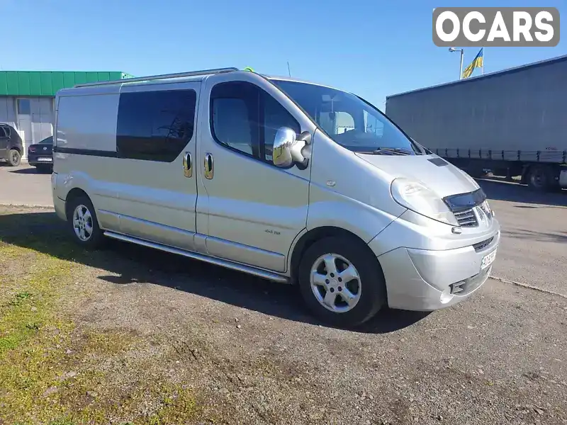 Мінівен Renault Trafic 2011 2 л. Ручна / Механіка обл. Закарпатська, Мукачево - Фото 1/21