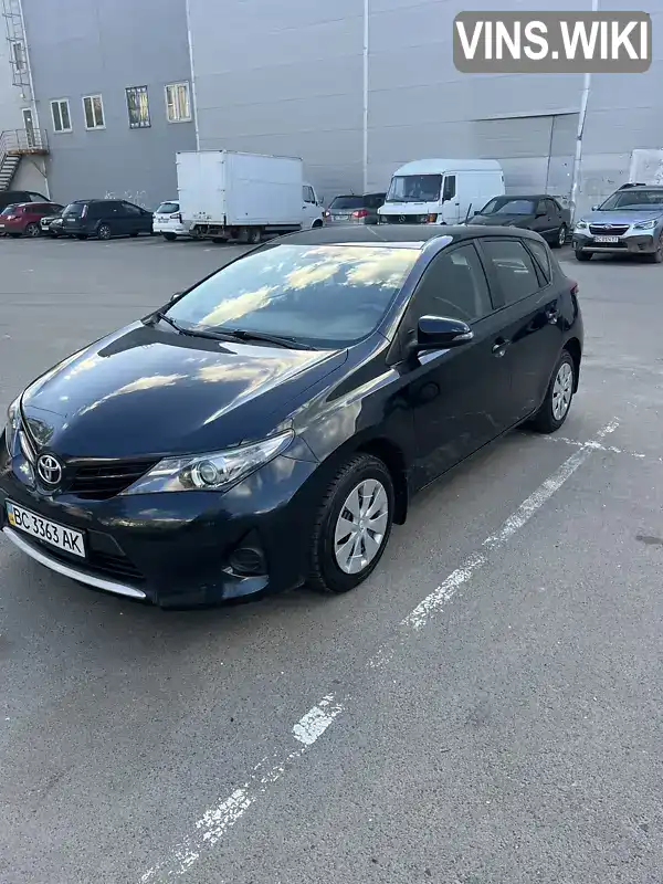 Хетчбек Toyota Auris 2013 1.33 л. Ручна / Механіка обл. Львівська, Львів - Фото 1/18