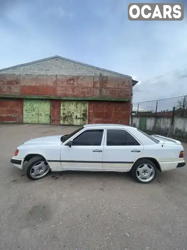 Седан Mercedes-Benz E-Class 1988 2.3 л. Ручна / Механіка обл. Чернігівська, Чернігів - Фото 1/11