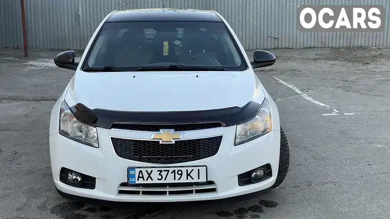 Седан Chevrolet Cruze 2011 1.8 л. Ручная / Механика обл. Харьковская, Харьков - Фото 1/13