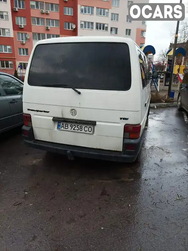 WV1ZZZ70Z2X041242 Volkswagen Transporter 2002 Мінівен 2.46 л. Фото 2