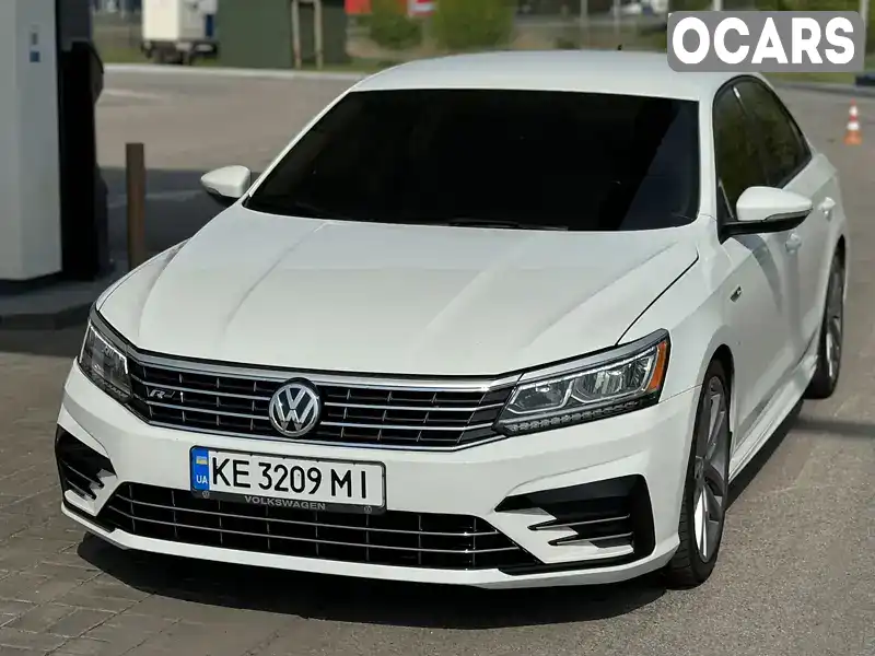 1VWAA7A38JC037328 Volkswagen Passat 2018 Седан 2 л. Фото 2