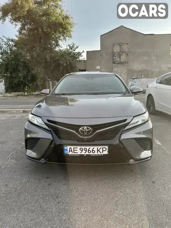 Седан Toyota Camry 2018 2.49 л. Автомат обл. Дніпропетровська, Кам'янське (Дніпродзержинськ) - Фото 1/21