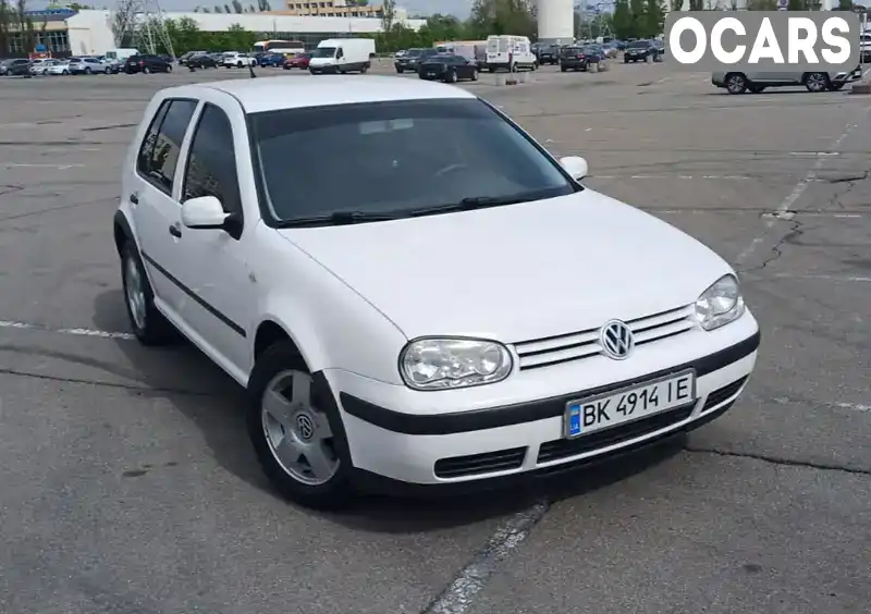 Хетчбек Volkswagen Golf 2000 1.8 л. Ручна / Механіка обл. Київська, Київ - Фото 1/9