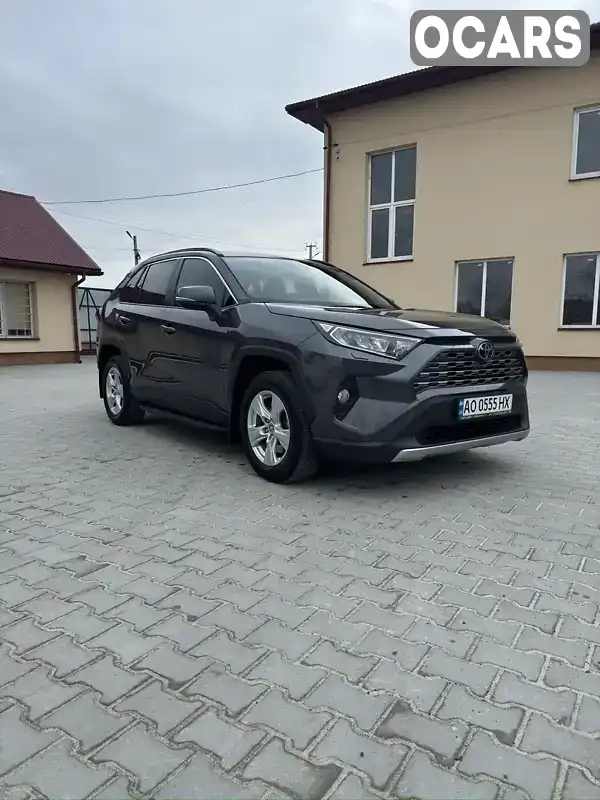 Позашляховик / Кросовер Toyota RAV4 2021 1.99 л. Автомат обл. Закарпатська, Іршава - Фото 1/12