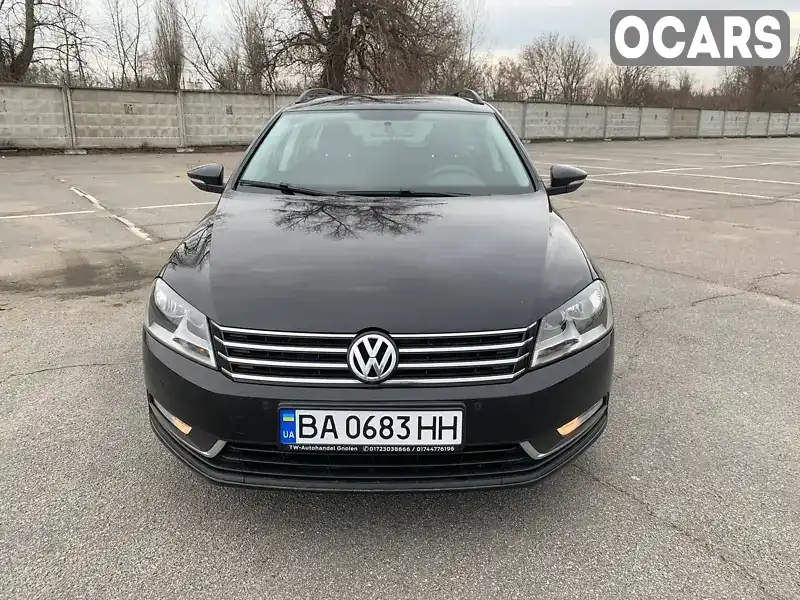 Універсал Volkswagen Passat 2011 1.6 л. Ручна / Механіка обл. Кіровоградська, Олександрія - Фото 1/17