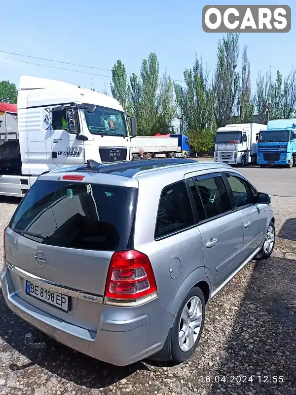 W0L0AHM75A2023947 Opel Zafira 2010 Минивэн 1.7 л. Фото 2