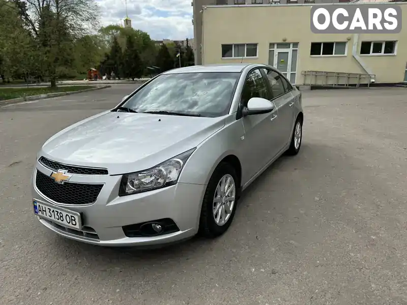 Седан Chevrolet Cruze 2011 1.8 л. Ручная / Механика обл. Донецкая, Славянск - Фото 1/13