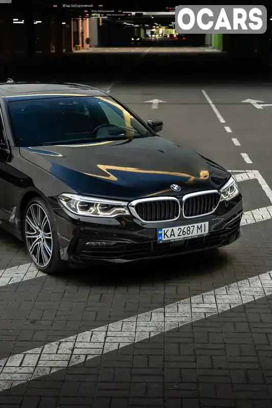 WBAJE7C59JWC55007 BMW 5 Series 2018 Седан 3 л. Фото 1