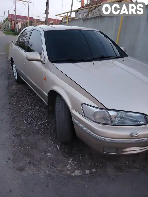 JT153SV2000039937 Toyota Camry 1998 Седан  Фото 2