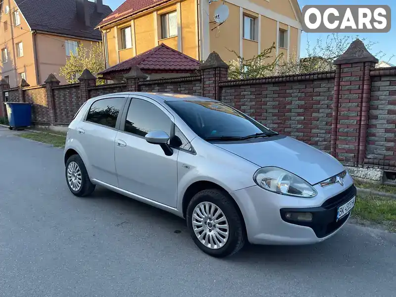 Хэтчбек Fiat Punto 2011 1.37 л. Ручная / Механика обл. Ровенская, Ровно - Фото 1/8