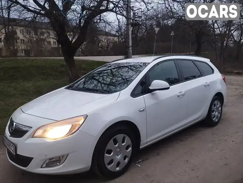 Універсал Opel Astra 2011 1.69 л. Ручна / Механіка обл. Закарпатська, Великий Березний - Фото 1/21