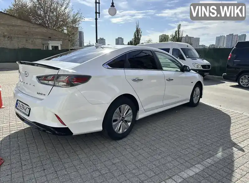 Седан Hyundai Sonata 2019 2 л. Автомат обл. Киевская, Киев - Фото 1/3