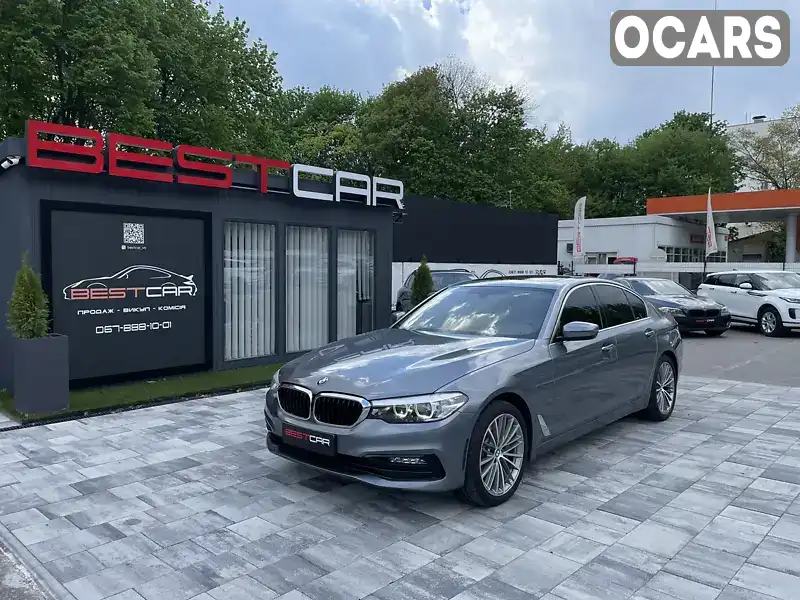 WBAJE7C52JWC57312 BMW 5 Series 2018 Седан 3 л. Фото 1