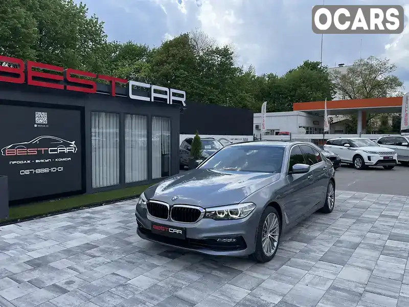 WBAJE7C52JWC57312 BMW 5 Series 2018 Седан 3 л. Фото 2