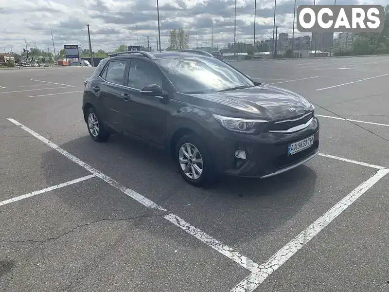 Внедорожник / Кроссовер Kia Stonic 2018 1.37 л. Ручная / Механика обл. Киевская, Киев - Фото 1/20