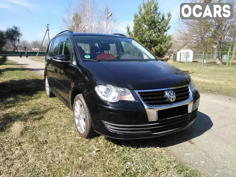 Мінівен Volkswagen Touran 2010 1.9 л. Ручна / Механіка обл. Київська, Миронівка - Фото 1/15