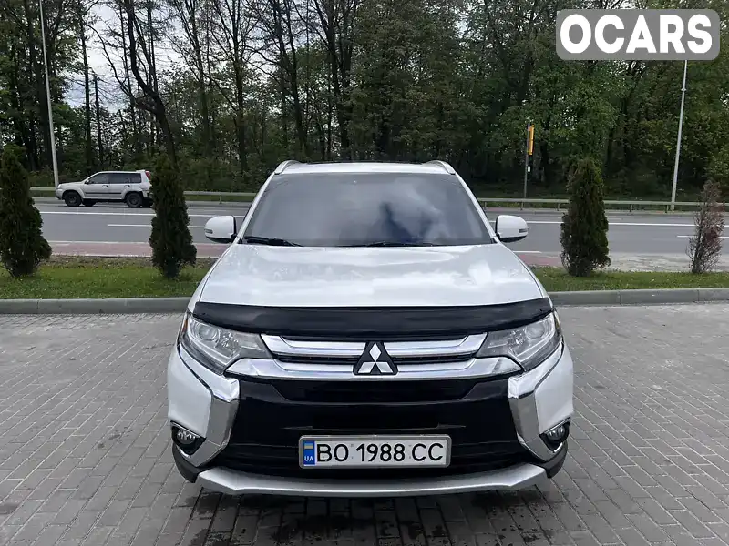 Внедорожник / Кроссовер Mitsubishi Outlander 2016 2.4 л. Вариатор обл. Тернопольская, Тернополь - Фото 1/21