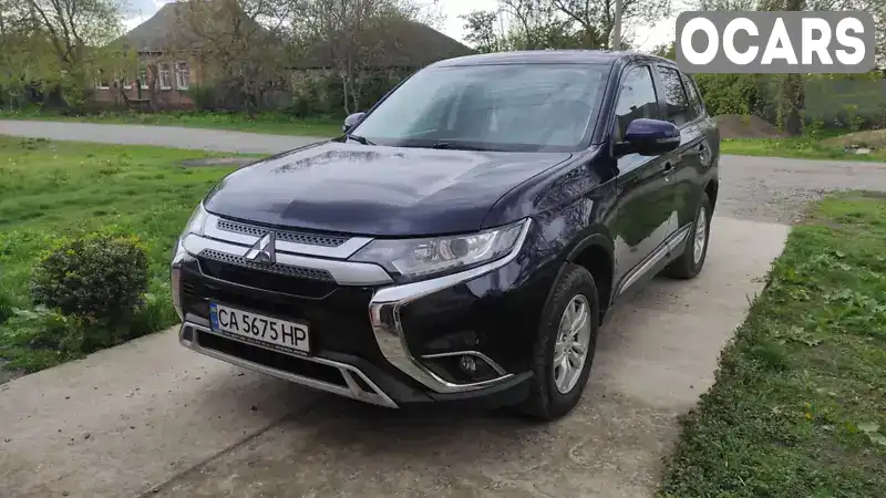 Позашляховик / Кросовер Mitsubishi Outlander 2019 2 л. Варіатор обл. Черкаська, Чигирин - Фото 1/17