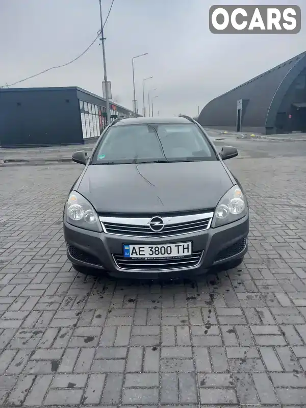 Універсал Opel Astra 2010 1.6 л. Ручна / Механіка обл. Дніпропетровська, Дніпро (Дніпропетровськ) - Фото 1/7