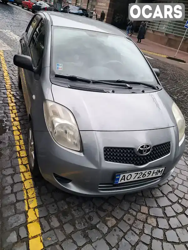 Хетчбек Toyota Yaris 2006 1.3 л. Ручна / Механіка обл. Закарпатська, Ужгород - Фото 1/9