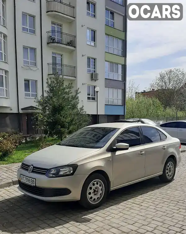 Седан Volkswagen Polo 2011 1.6 л. Ручная / Механика обл. Ивано-Франковская, Долина - Фото 1/16