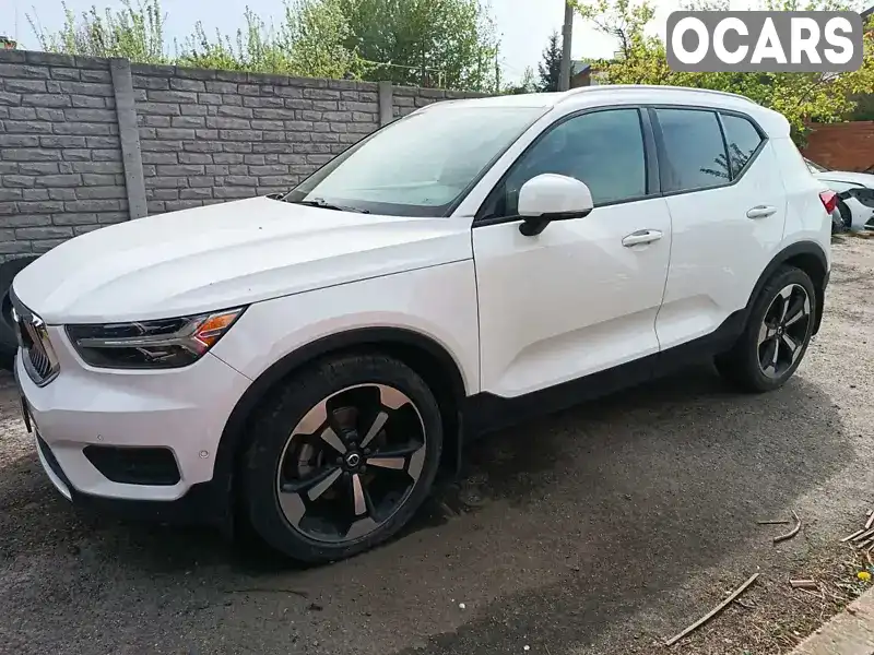 Позашляховик / Кросовер Volvo XC40 2018 1.97 л. Автомат обл. Дніпропетровська, Дніпро (Дніпропетровськ) - Фото 1/12