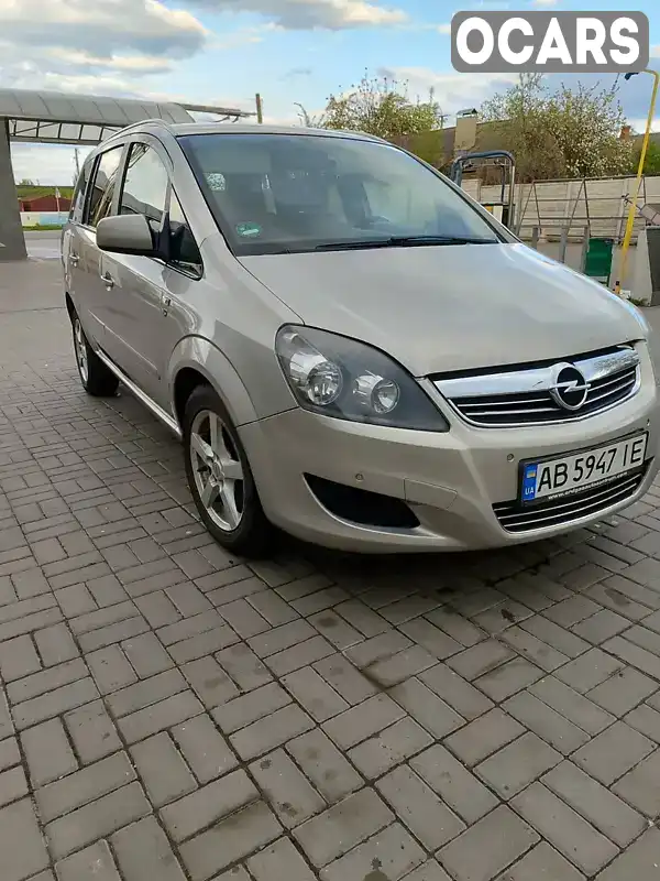 W0L0AHM75A2108403 Opel Zafira 2010 Мінівен  Фото 2