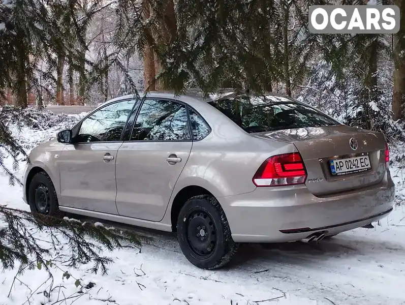 Седан Volkswagen Polo 2017 1.39 л. Ручна / Механіка обл. Чернівецька, Чернівці - Фото 1/13