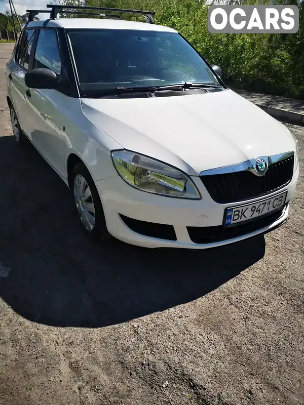 Хетчбек Skoda Fabia 2012 1.2 л. Ручна / Механіка обл. Рівненська, Дубно - Фото 1/20