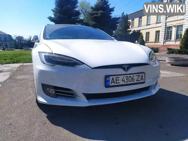 Ліфтбек Tesla Model S 2017 null_content л. обл. Дніпропетровська, Кам'янське (Дніпродзержинськ) - Фото 1/13