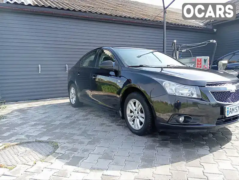 Седан Chevrolet Cruze 2010 2 л. Ручна / Механіка обл. Житомирська, Звягель - Фото 1/20