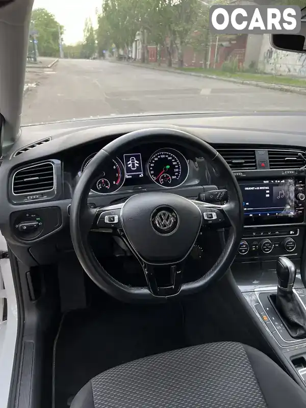 WVWZZZAUZKP005218 Volkswagen Golf 2018 Хетчбек 1.4 л. Фото 5