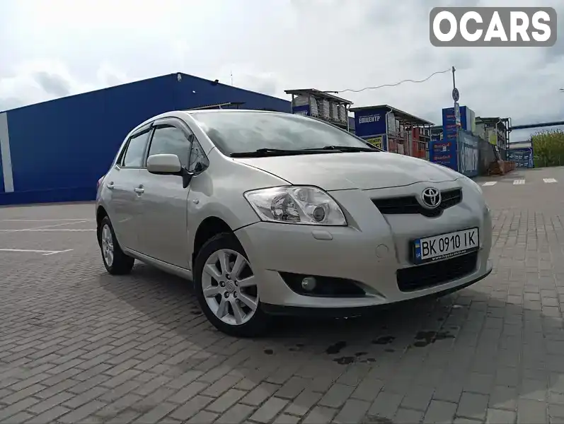 Хетчбек Toyota Auris 2007 1.36 л. Ручна / Механіка обл. Рівненська, Дубно - Фото 1/13