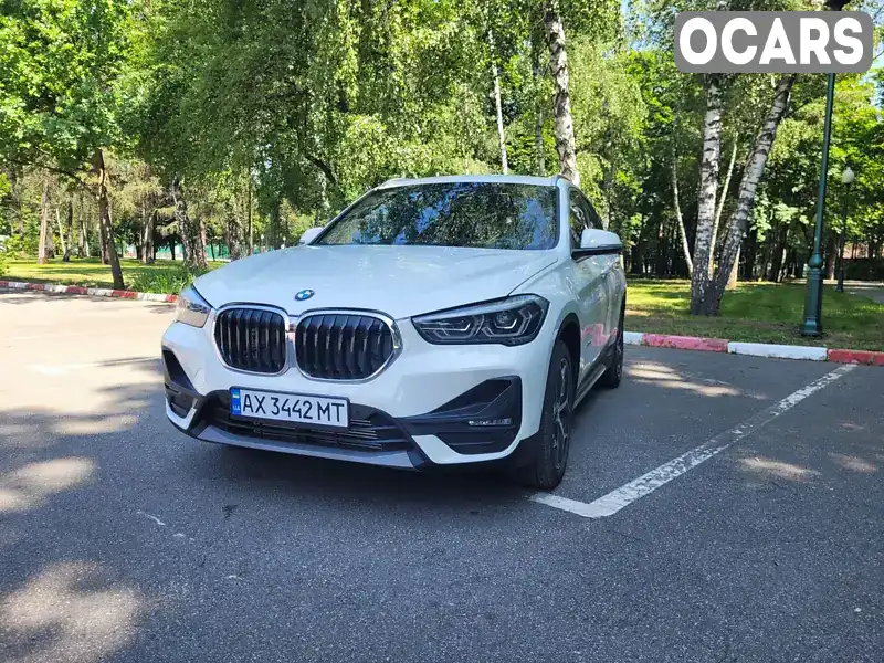 Позашляховик / Кросовер BMW X1 2017 2 л. Автомат обл. Чернівецька, Чернівці - Фото 1/11