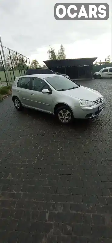 Хетчбек Volkswagen Golf 2006 1.6 л. Ручна / Механіка обл. Житомирська, Коростишів - Фото 1/9