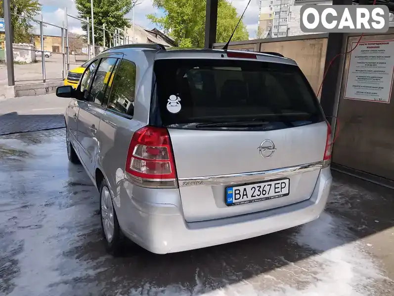 W0L0AHM75D2000353 Opel Zafira 2012 Минивэн 1.8 л. Фото 2