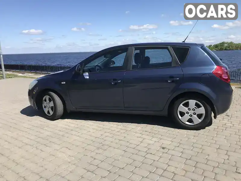 Хетчбек Kia Ceed 2009 2 л. Ручна / Механіка обл. Черкаська, Черкаси - Фото 1/11