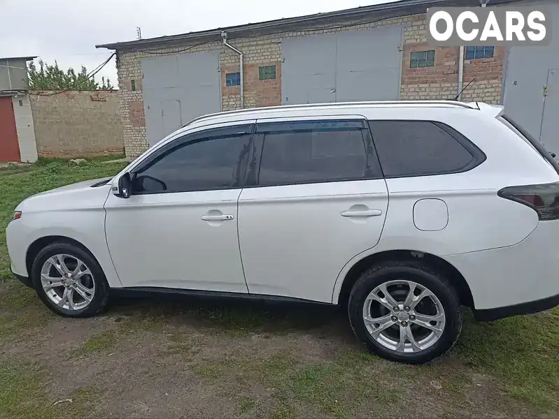 Позашляховик / Кросовер Mitsubishi Outlander 2014 2.36 л. Варіатор обл. Сумська, Глухів - Фото 1/16