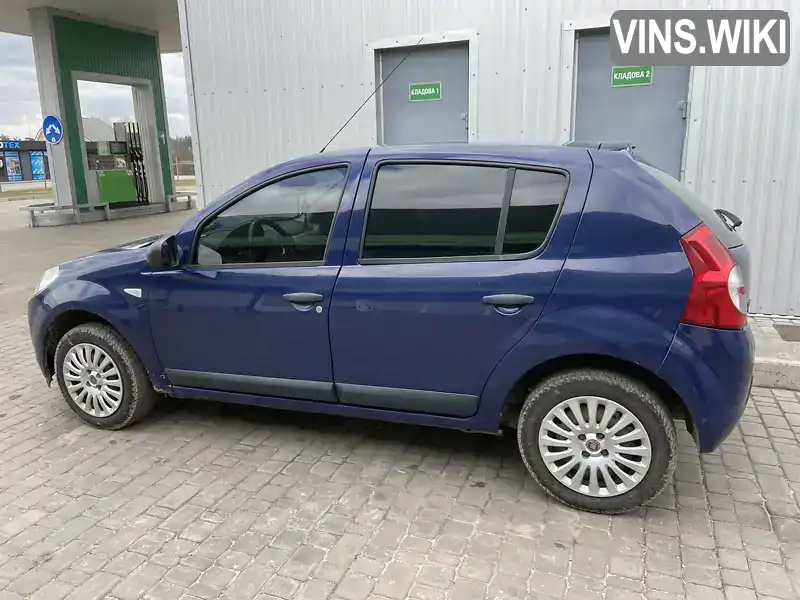 Хетчбек Dacia Sandero 2009 1.4 л. Ручна / Механіка обл. Рівненська, Рокитне - Фото 1/16