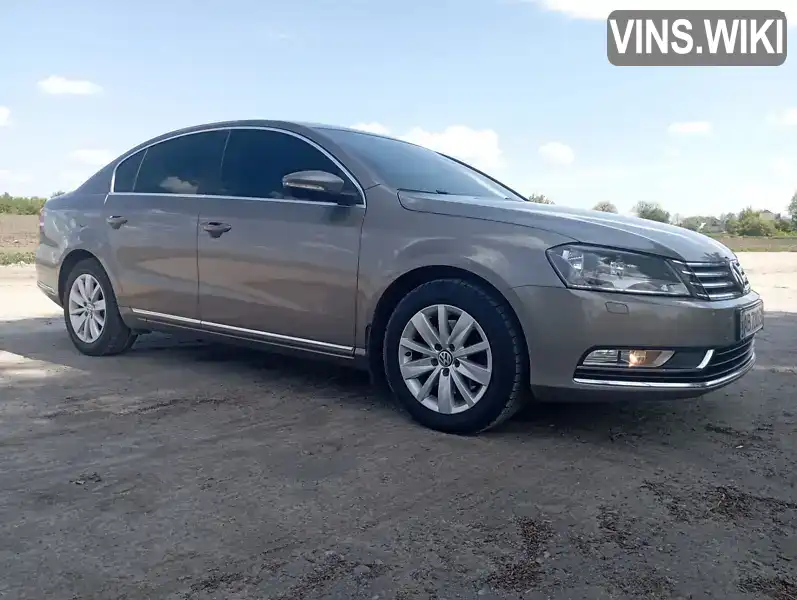 Седан Volkswagen Passat 2011 1.6 л. Ручна / Механіка обл. Вінницька, Калинівка - Фото 1/16