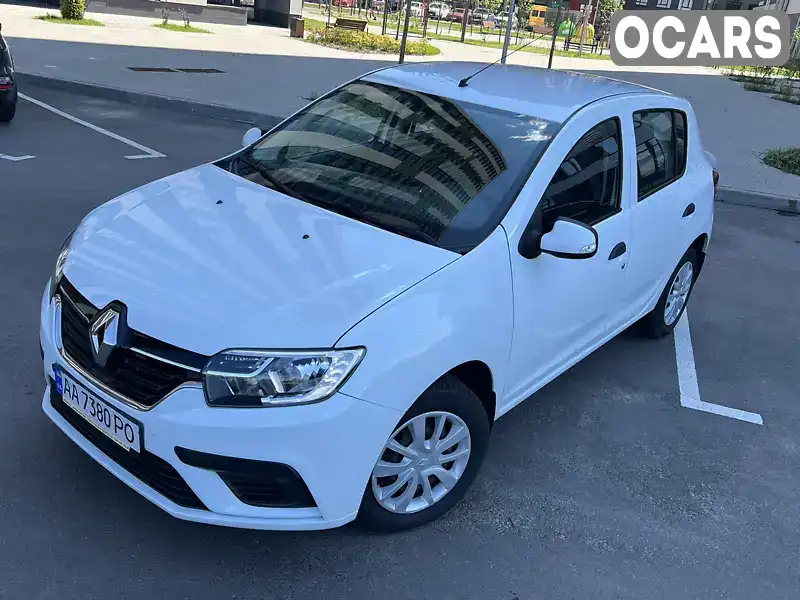 Хэтчбек Renault Sandero 2017 0.9 л. Робот обл. Киевская, Киев - Фото 1/21