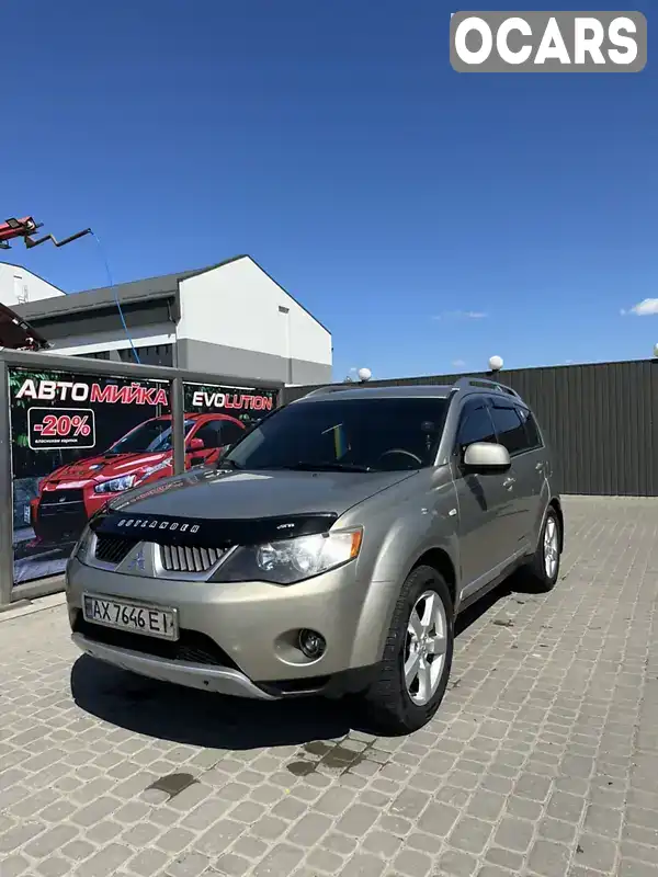 Внедорожник / Кроссовер Mitsubishi Outlander XL 2007 2.36 л. Вариатор обл. Ивано-Франковская, Ивано-Франковск - Фото 1/15