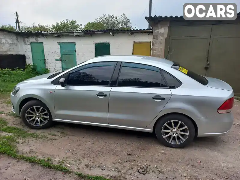 Седан Volkswagen Polo 2012 1.6 л. Ручная / Механика обл. Харьковская, Красноград - Фото 1/10