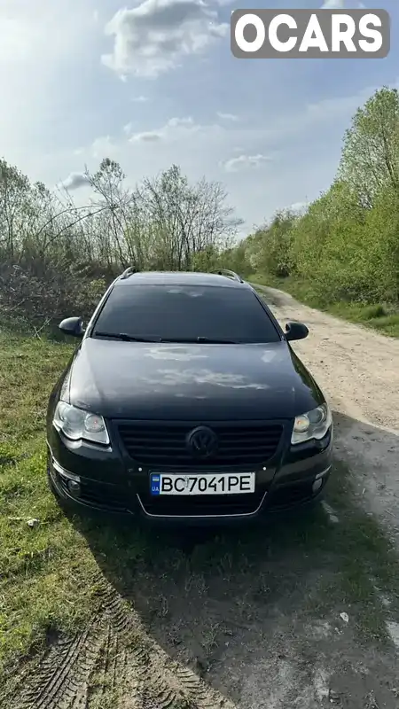 Універсал Volkswagen Passat 2010 2 л. Ручна / Механіка обл. Львівська, Золочів - Фото 1/21