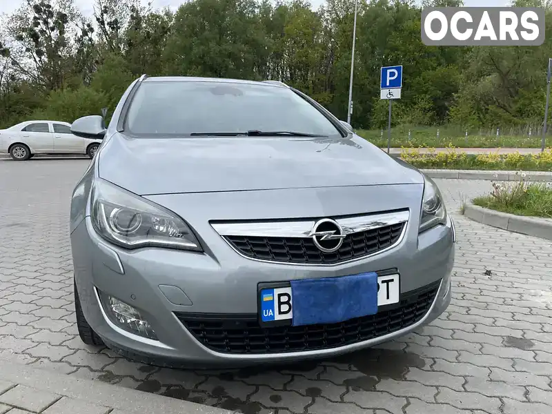 W0LPE8EN0B8023784 Opel Astra 2010 Універсал 2 л. Фото 2