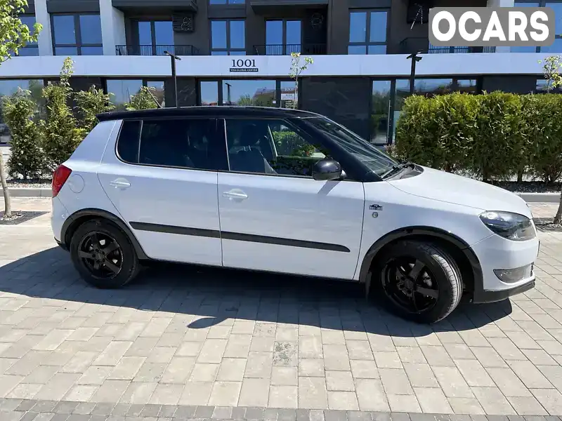 Хетчбек Skoda Fabia 2014 1.2 л. Ручна / Механіка обл. Закарпатська, Ужгород - Фото 1/21